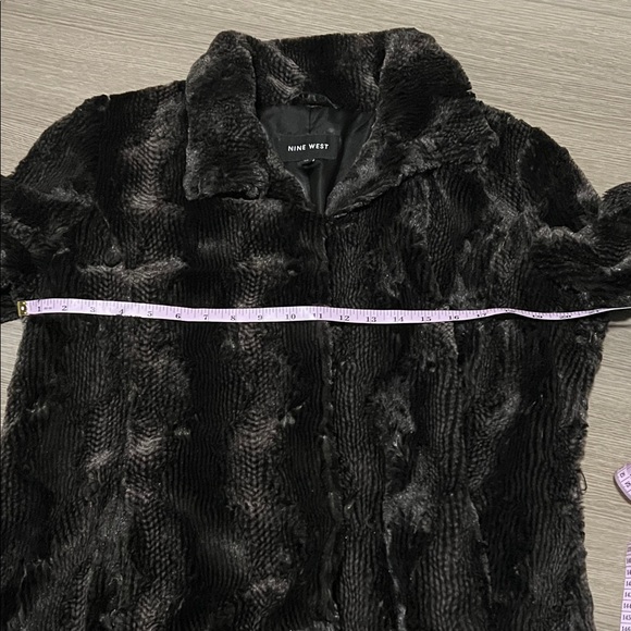 Elegant Brown Faux Fur Coat - Picture 9 of 10